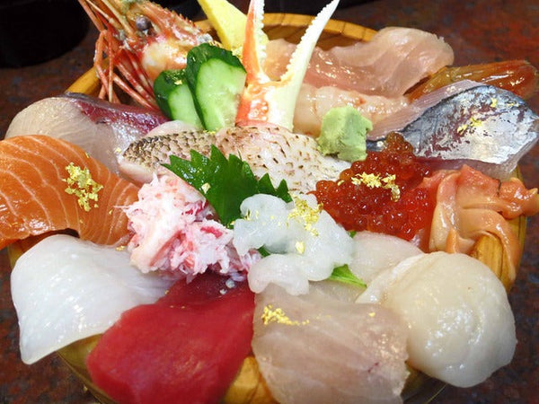 近江町市場で食い倒れ!海鮮丼&寿司と金沢グルメで満腹になろう!